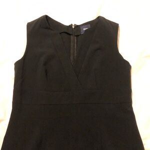 Gap Black V-neck Straight Cut Little Black Dress Size 4